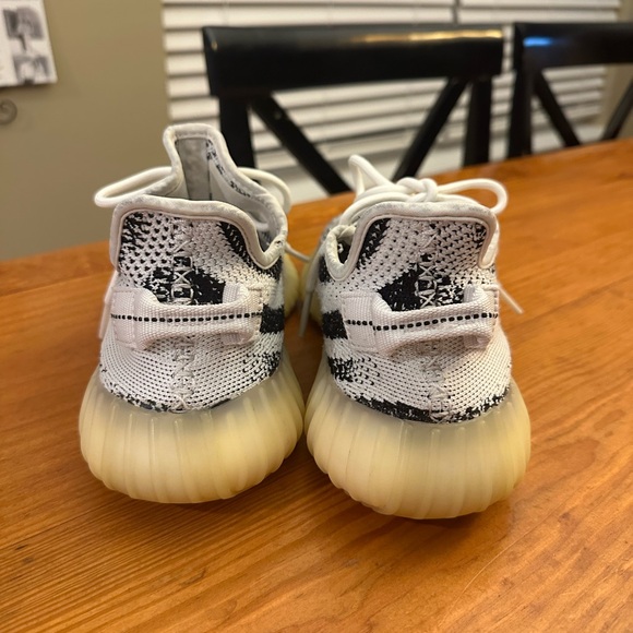 Adidas Yeezy Zebra Boost 350 Sneakers Size Mens 8 - Picture 3 of 11